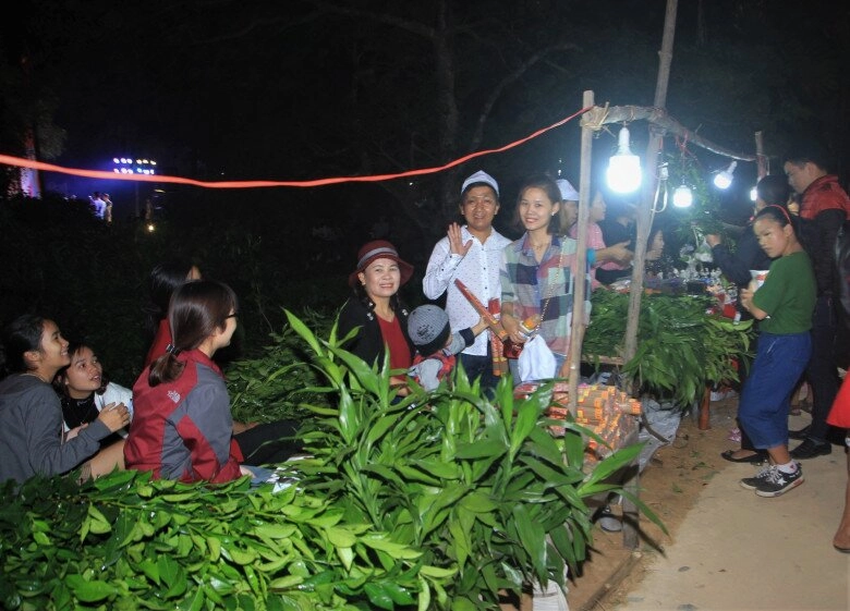 Độc lạ phiên chợ là niềm tự hào của người quảng trị mua bán không cần mặc cả vì một lý do - 3