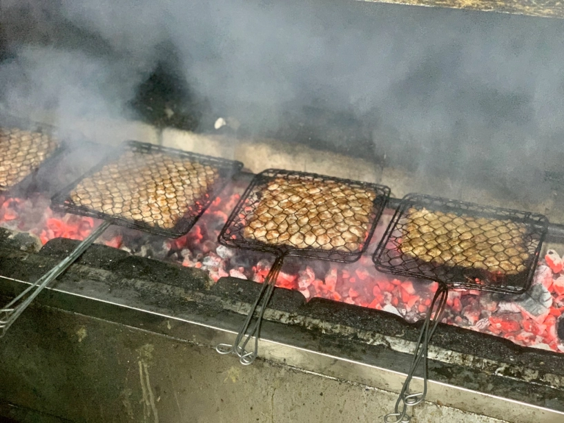 Độc lạ quán bún chả ninh bình tại hà nội mỗi suất chỉ có một miếng thịt vẫn đắt hàng bán 400 suấtngày - 2