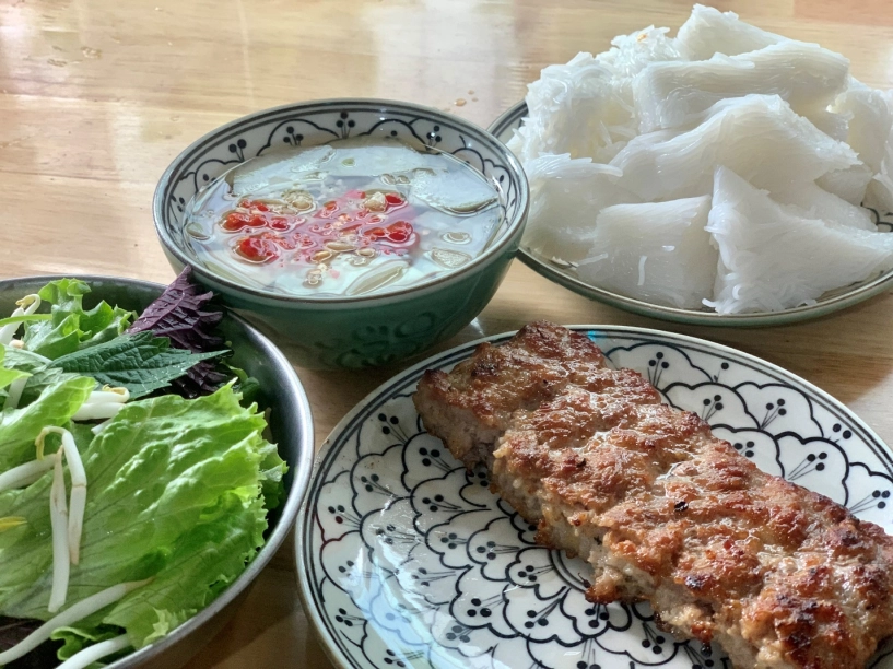 Độc lạ quán bún chả ninh bình tại hà nội mỗi suất chỉ có một miếng thịt vẫn đắt hàng bán 400 suấtngày - 4