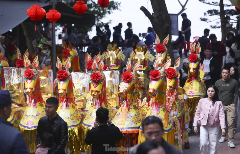 Dòng người hành hương về khu du lịch tâm linh nổi tiếng hà tĩnh - 12