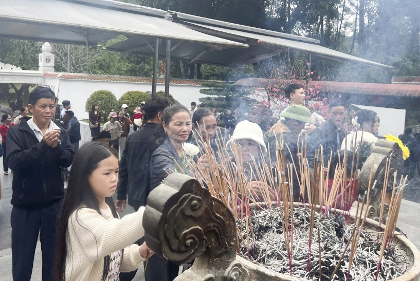 Dòng người hành hương về khu du lịch tâm linh nổi tiếng hà tĩnh - 15
