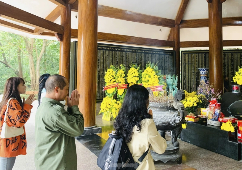 Dòng người hành hương về khu du lịch tâm linh nổi tiếng hà tĩnh - 22
