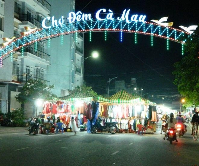 Du lịch cà mau không ghé loạt chợ đêm này thì phí cả chuyến đi muốn mua gì cũng có - 1