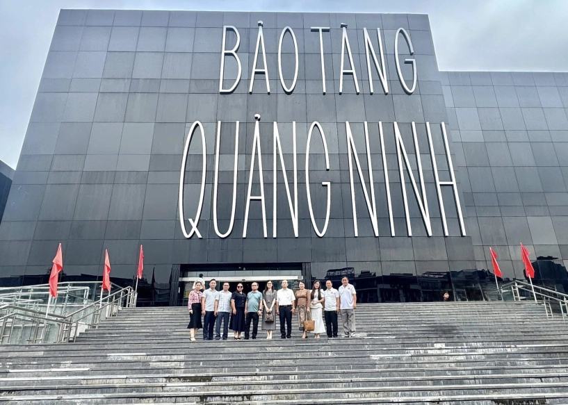Du lịch hạ long 1 ngày ăn đặc sản gì chơi ở đâu - 1