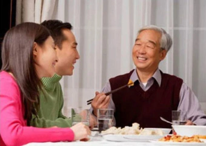 Đưa bạn gái mang thai về nhà ra mắt mẹ cho cưới kèm theo 1 điều kiện khiến tôi khó xử - 2
