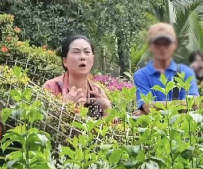Em gái nsưt vũ linh mang theo vệ sĩ ẩu đả tại mộ anh ruột ngày giáp tết con gái hồng loan phải van xin - 2
