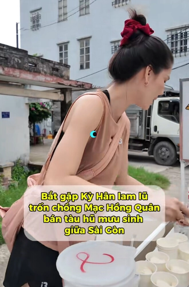 gà cưng vũ khắc tiệp đưa con đi bán tào phớ lề đường khách mua tới tấp từng được chồng việt kiều tặng nhà 10 tỷ - 3