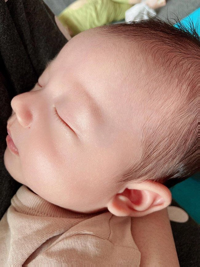 gà cưng vũ khắc tiệp đưa con đi bán tào phớ lề đường khách mua tới tấp từng được chồng việt kiều tặng nhà 10 tỷ - 10