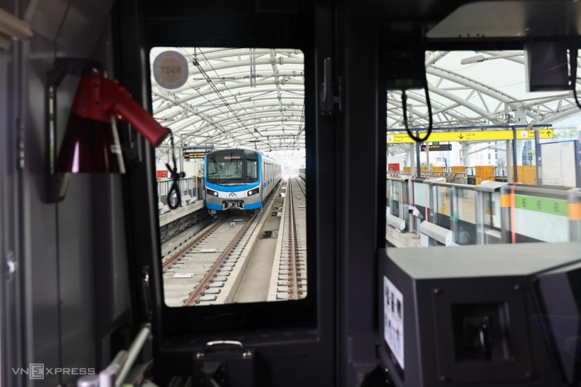 Ga trên cao lớn nhất metro số 1 trước ngày đón khách - 6