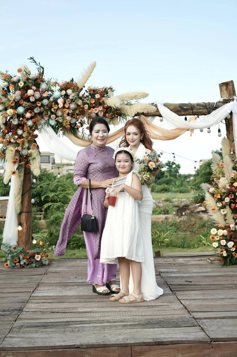 gái quê khiến trai phố bỏ nhà đi sau 1 tháng yêu sau cưới được mẹ chồng đi rửa bát thuê giúp khởi nghiệp - 6