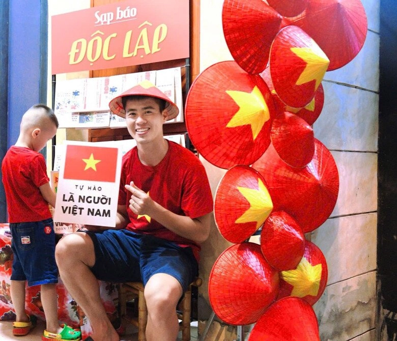 Gái xinh hà nội tặng 500 que kem cho bà con đi xem tổng hợp luyện a80 hoá ra là công chúa nhà mặt phố bố đại gia - 3