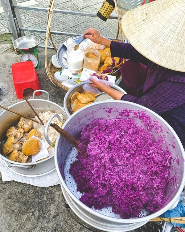Gánh bánh tiêu xôi hơn 30 năm tuổi ở đà lạt biến món ăn vỉa hè trở thành đặc sản muốn ăn phải dậy thật sớm - 2