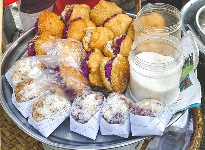 Gánh bánh tiêu xôi hơn 30 năm tuổi ở đà lạt biến món ăn vỉa hè trở thành đặc sản muốn ăn phải dậy thật sớm - 4