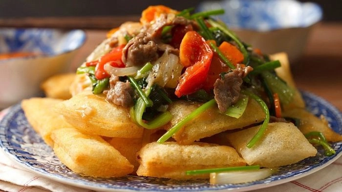 Ghé 5 quán phở chiên ngon nổi tiếng ở hà nội khách ngồi vỉa hè tự phục vụ chỉ bán vài tiếng đã hết hàng - 1