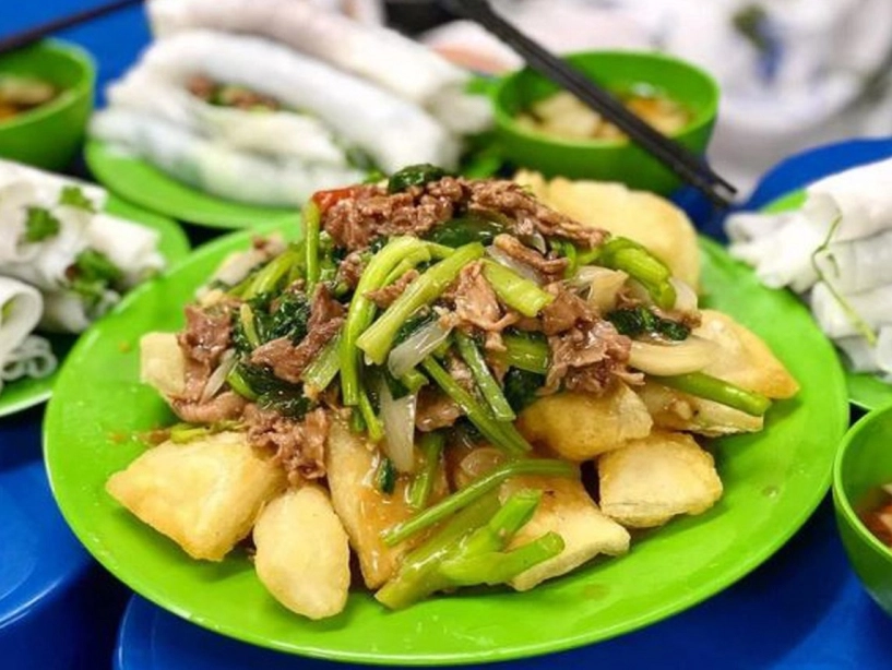 Ghé 5 quán phở chiên ngon nổi tiếng ở hà nội khách ngồi vỉa hè tự phục vụ chỉ bán vài tiếng đã hết hàng - 2