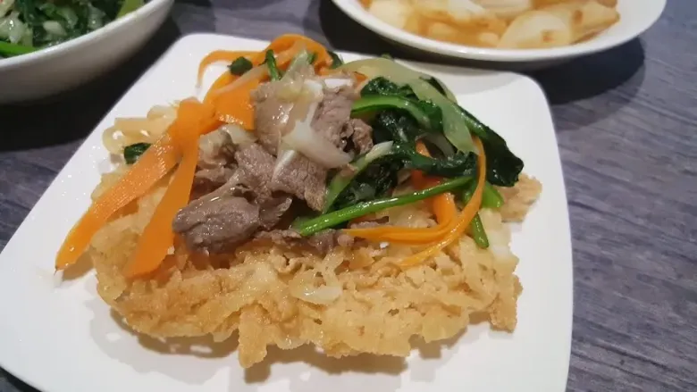 Ghé 5 quán phở chiên ngon nổi tiếng ở hà nội khách ngồi vỉa hè tự phục vụ chỉ bán vài tiếng đã hết hàng - 3