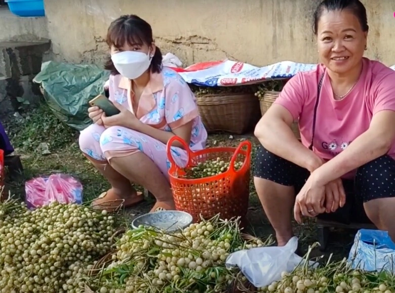 Ghé chợ phiên 5 ngày một lần ở cao bằng thưởng thức bánh trời bánh khảo cực lạ không nơi nào có - 4