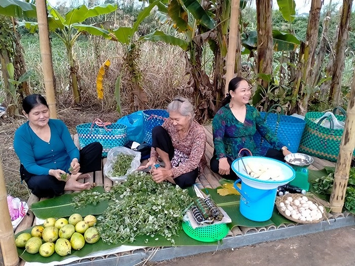 Ghé khu chợ quê giữa lòng đồng tháp mới mở 2 năm nhưng hút hơn 100 ngàn lượt khách đến tham quan - 5