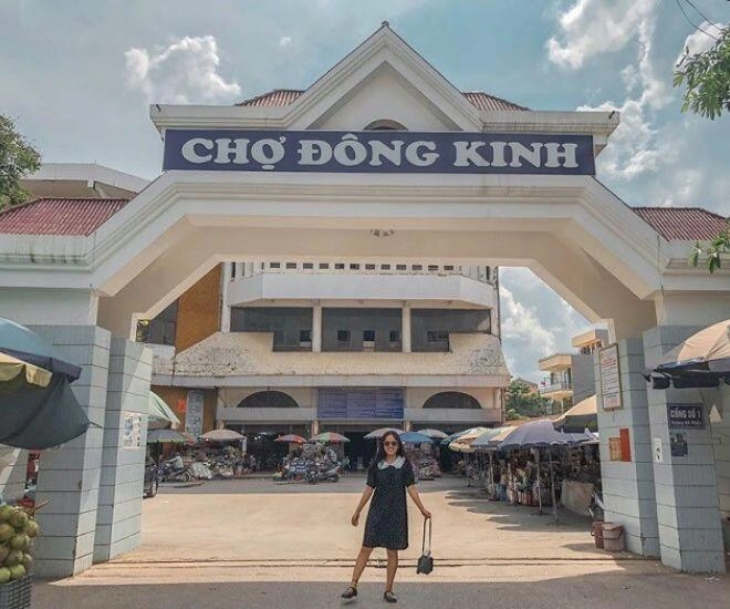 Ghé lạng sơn lạc lối trong khu chợ sầm uất nhất thành phố tồn tại từ thế kỷ 17 đến nay vẫn đông nghịt khách vì giá rẻ - 1