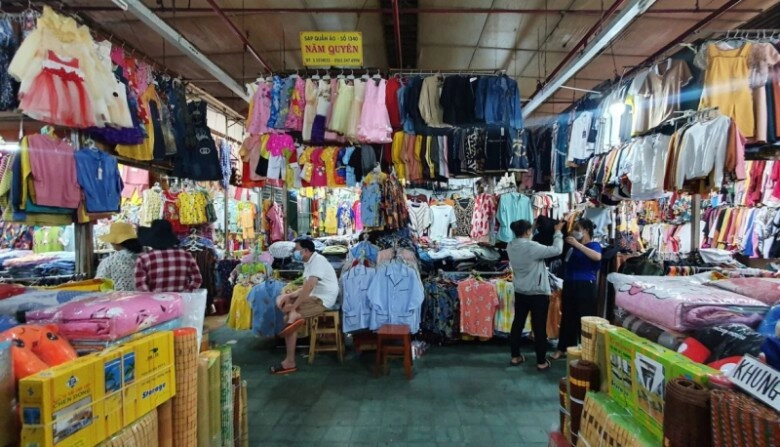 Ghé lạng sơn lạc lối trong khu chợ sầm uất nhất thành phố tồn tại từ thế kỷ 17 đến nay vẫn đông nghịt khách vì giá rẻ - 2