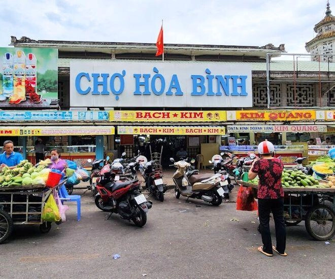 Ghé quận 5 đi khu chợ truyền thống của người hoa tồn tại từ thế kỷ 20 đến nay vẫn sầm uất nhờ khu ẩm thực xịn xò - 1