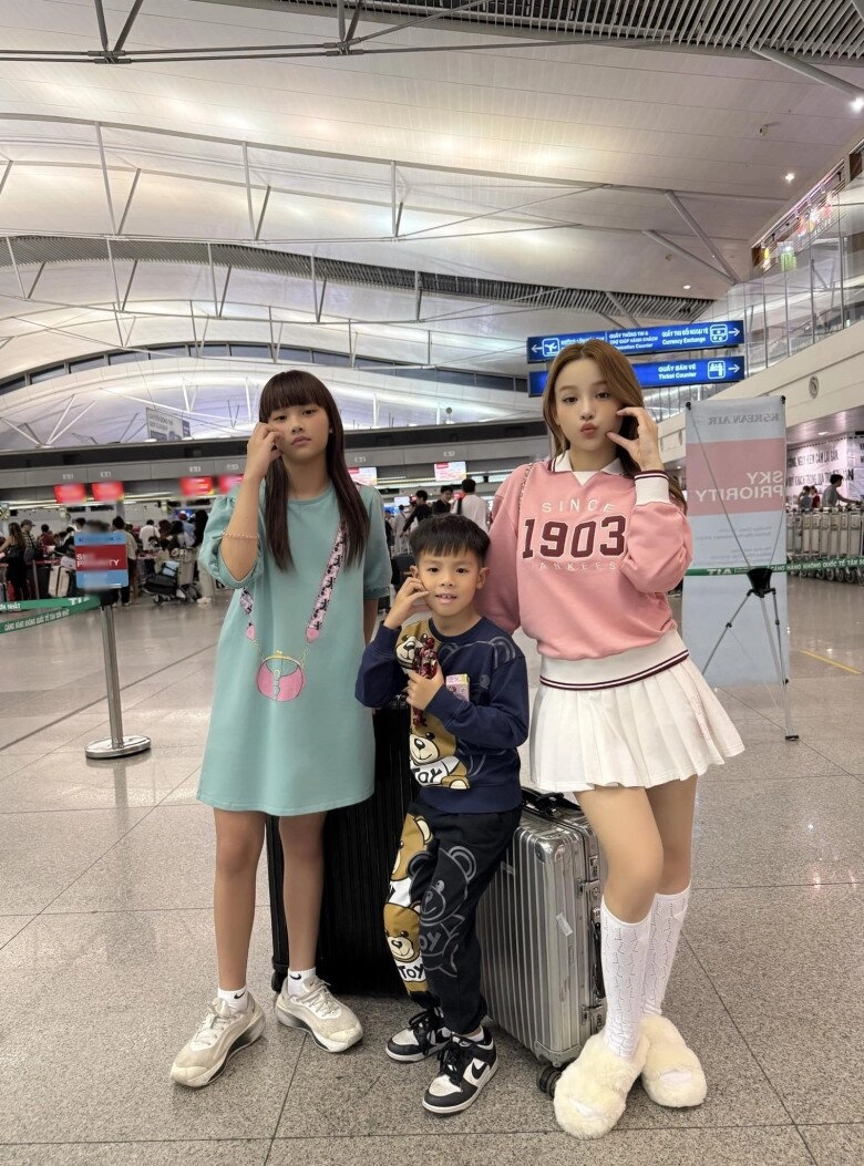 Gia đình huyền baby có kỳ nghỉ sang chảnh đi trượt tuyết ở hàn quốc ái nữ 11 tuổi cao hơn mẹ xinh như hoa hậu - 4