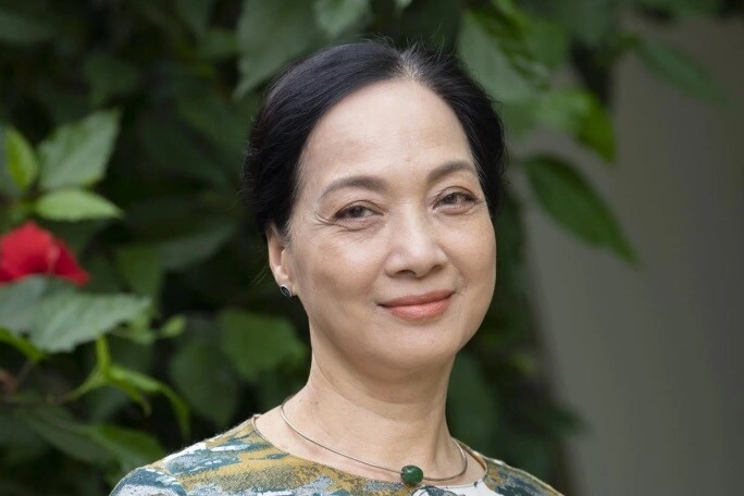 giai nhân trẻ nhất việt nam được phong nsnd day dứt nỗi đau mất con mùng 1 tết đọc thơ tiễn bố qua đời - 3