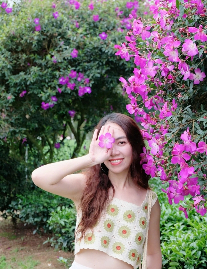 Giới trẻ đổ xô đến nông trường ở lâm đồng check-in hoa mua tím đẹp như tranh - 4