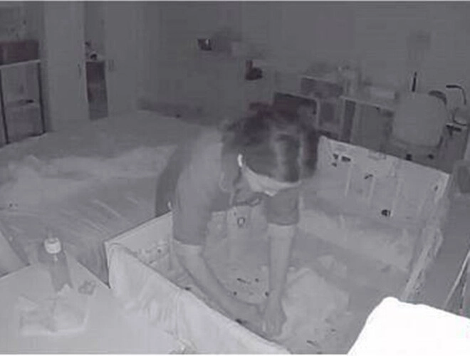 Giữa đêm giúp việc lương 37 triệutháng âm thầm làm một việc với con chủ khiến mẹ bỉm sợ hãi lập tức sa thải - 3