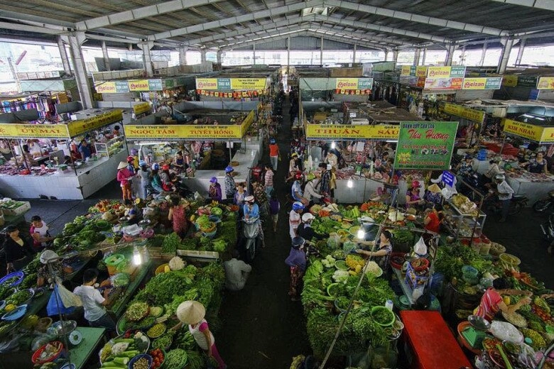 Giữa lòng an giang có khu chợ bán đủ thứ lúc nào cũng tắc đường vì chợ quá đông đúc - 3