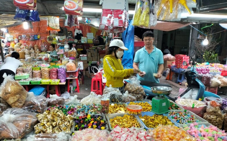 Giữa lòng bình dương có khu chợ sầm uất bậc nhất lúc nào cũng đông đúc vì giá siêu rẻ - 1