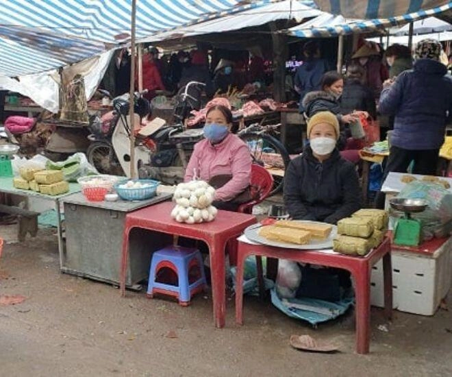Giữa lòng hà nam có một phiên chợ cổ vượt thời gian đi qua lúc nào cũng thơm nức bởi một món đặc sản chỉ ở đây mới có - 1
