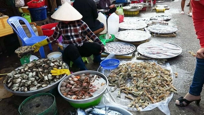 Giữa lòng phú quốc có một ngôi chợ cổ từ một khu chợ nhỏ xíu đến địa điểm hấp dẫn du khách nước ngoài - 2