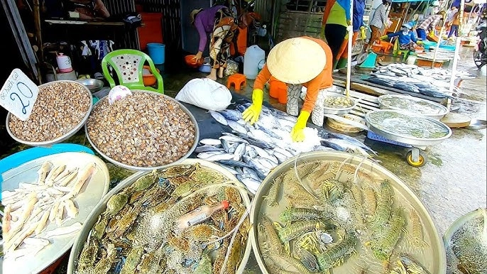 Giữa lòng phú quốc có một ngôi chợ cổ từ một khu chợ nhỏ xíu đến địa điểm hấp dẫn du khách nước ngoài - 3