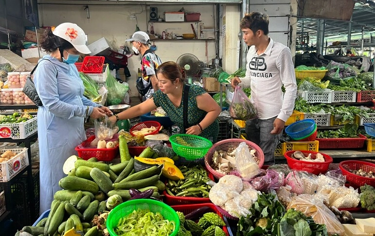 Giữa lòng phú yên có khu chợ được mệnh danh là thiên đường ẩm thực du khách cầm từ 20k là ăn no nê - 2