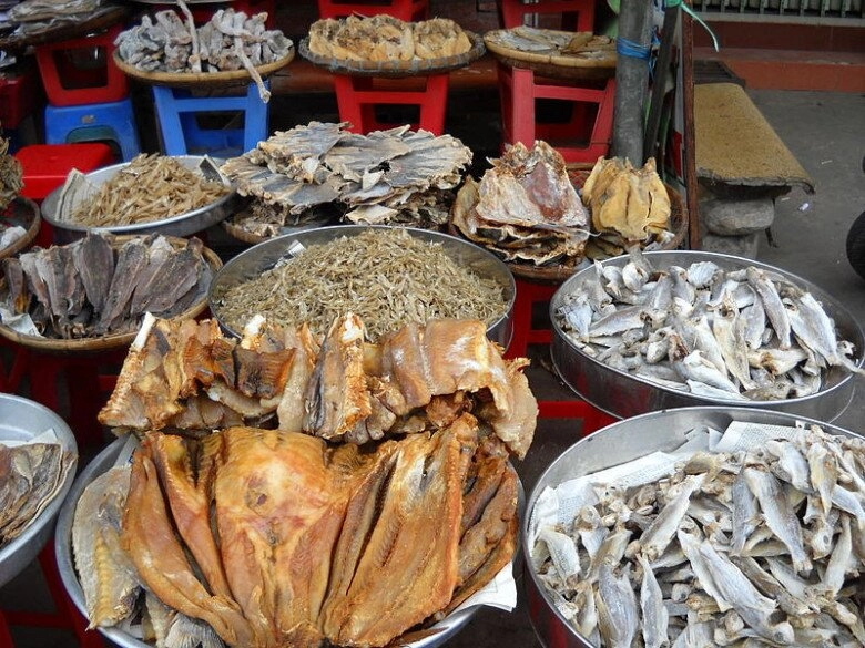 Giữa lòng phú yên có khu chợ được mệnh danh là thiên đường ẩm thực du khách cầm từ 20k là ăn no nê - 4