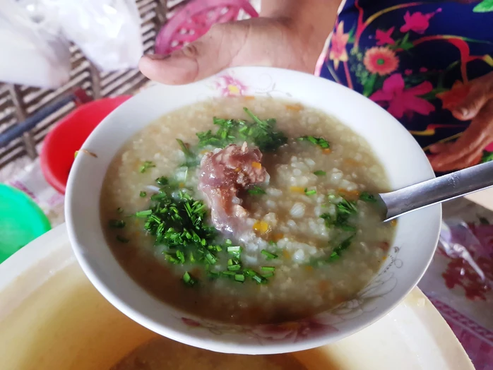 Giữa lòng quảng ngãi có khu chợ chỉ họp 2 tiếngngày là hết sạch hàng món nào cũng đồng giá chỉ 5000 đồng - 4