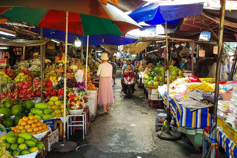 Giữa lòng sài gòn có khu chợ mệnh danh thiên đường ẩm thực bán đủ món ngon với giá sinh viên cầm 100k ăn căng bụng - 4