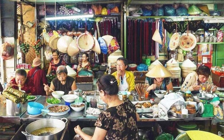 Giữa lòng sài gòn có khu chợ tồn tại hơn 60 năm là thiên đường ẩm thực miền trung vì đủ món ngon-bổ-rẻ - 2