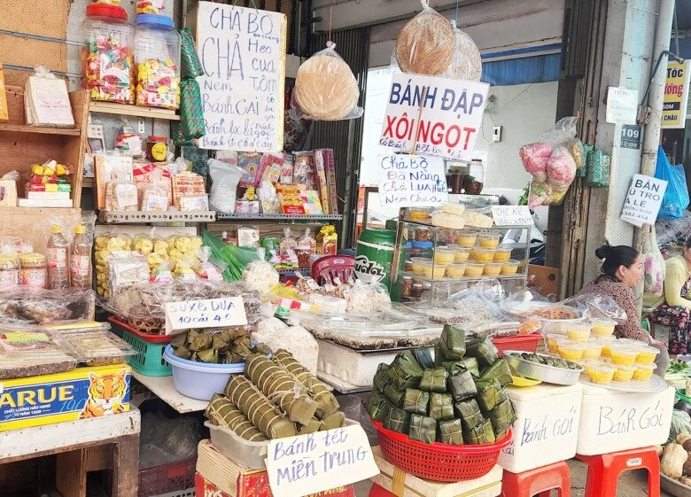 Giữa lòng sài gòn có một khu chợ được ví như miền trung thu nhỏ nơi phảng phất dư vị quê nhà - 2