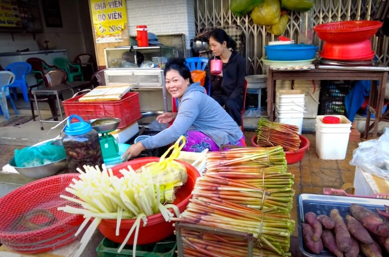 Giữa lòng sóc trăng có khu chợ sầm uất bậc nhất chỉ dân địa phương ghé mua vì đồ cực ngon-bổ-rẻ - 4