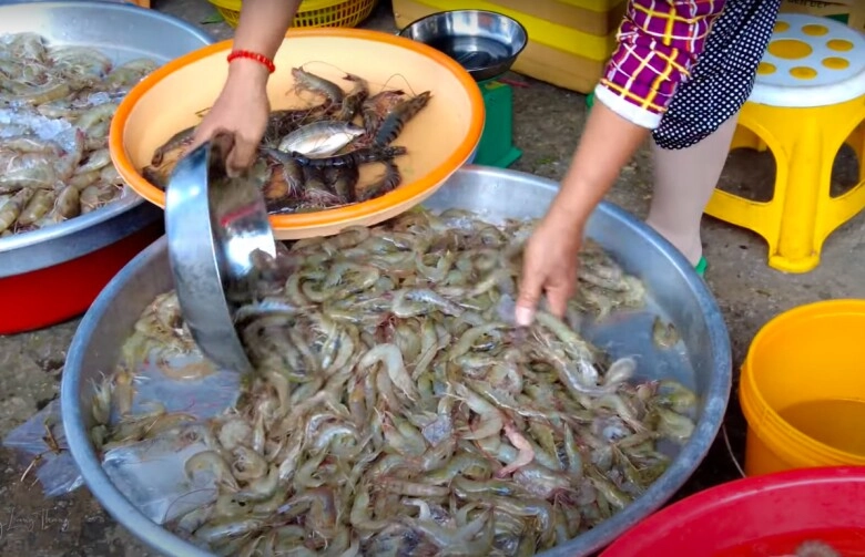 Giữa lòng sóc trăng có khu chợ sầm uất bậc nhất chỉ dân địa phương ghé mua vì đồ cực ngon-bổ-rẻ - 7