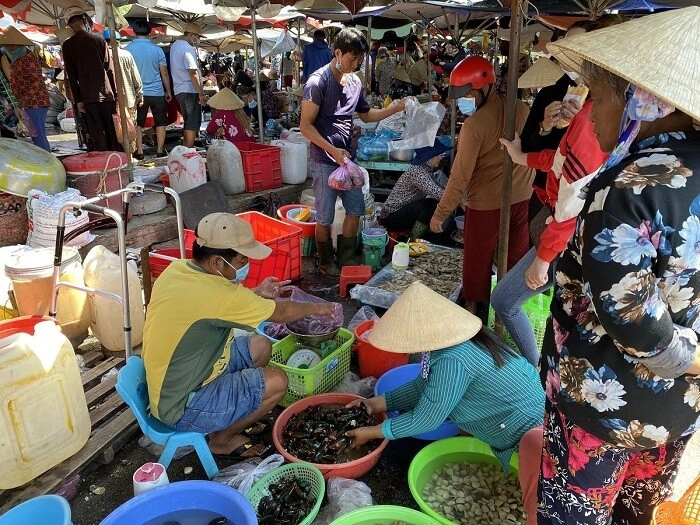 Giữa lòng vũng tàu có khu chợ chuẩn ngon-bổ-rẻ được mệnh danh là thiên đường hải sản - 4