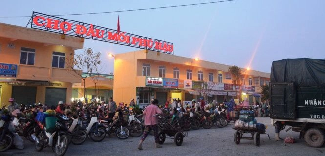 Giữa lòng xứ huế có khu chợ đầu mối lớn nhất thành phố còn được gọi là phiên chợ đặc biệt vì 1 lý do - 1