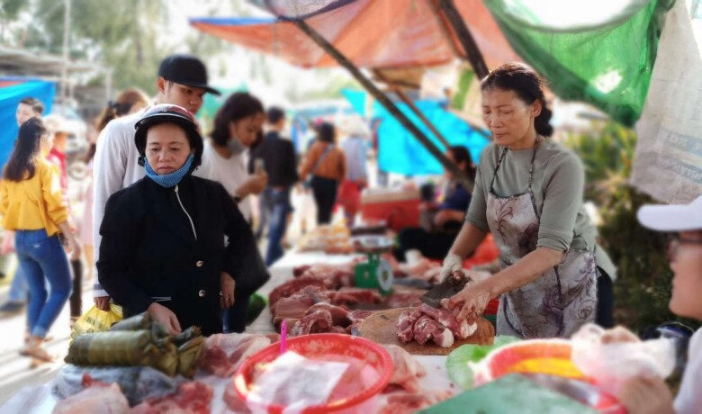 Giữa lòng xứ huế có phiên chợ tết chỉ họp 3 ngày tồn tại mấy trăm năm nhưng ai cũng háo hức tìm đến - 2