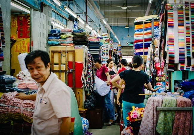 Giữa sài gòn có một khu chợ rẻ và lâu đời bậc nhất chỉ bán duy nhất một loại hàng mà đến nay vẫn tấp nập - 3
