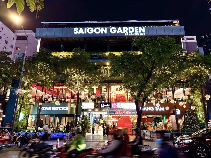 Gợi ý loạt quán cà phê sang xịn mịn để xem diễu binh 304 ở tphcm - 4