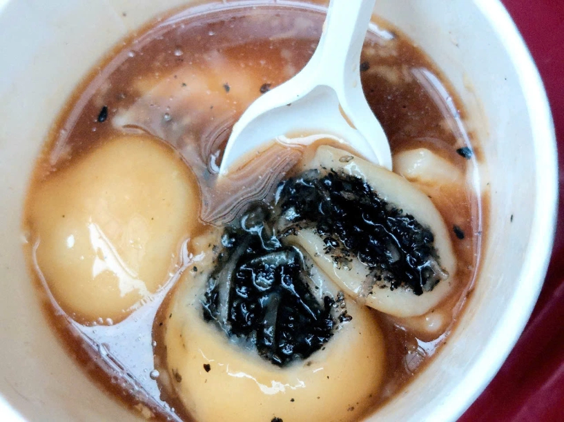 Hà nội rét đi xếp hàng ăn bánh trôi tàu ở ngõ đê tô hoàng - 4