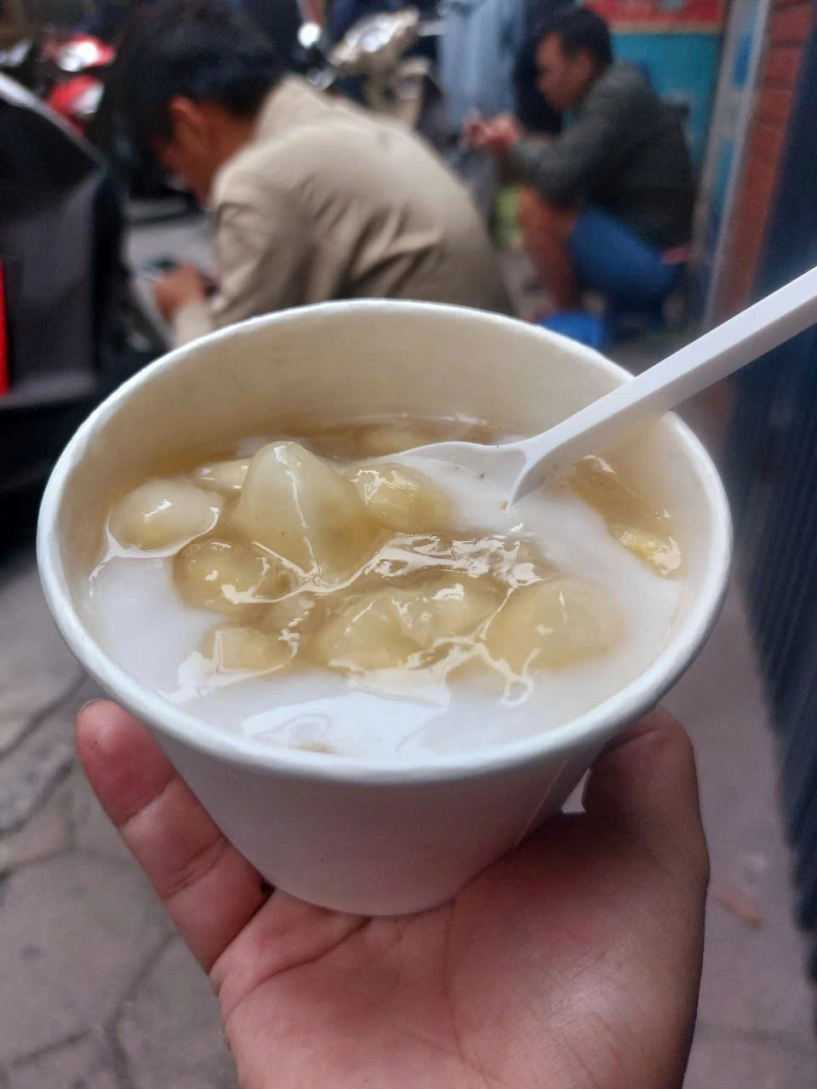 Hà nội rét đi xếp hàng ăn bánh trôi tàu ở ngõ đê tô hoàng - 6