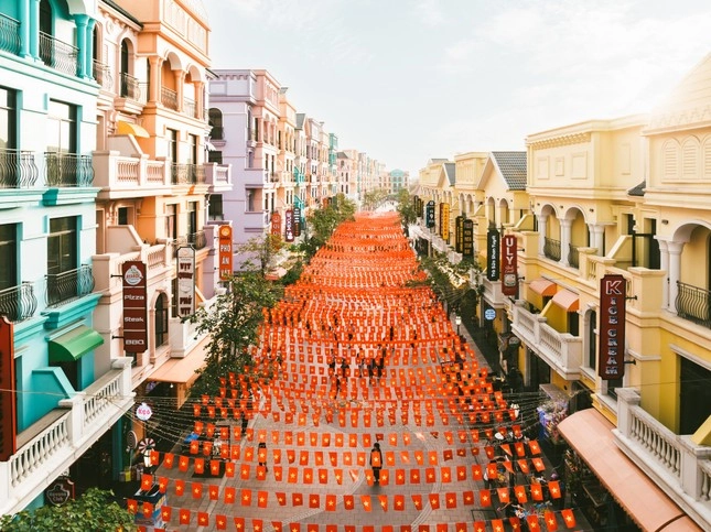 Hà nội rực rỡ sắc cờ những điểm check-in cháy máy không thể bỏ lỡ mùa lễ 304 - 1